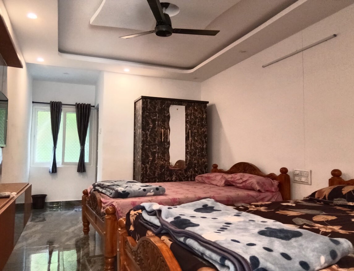 riverview-farmstay-resort-hotel-lodge-pollachi-anaimalai-family-room-1
