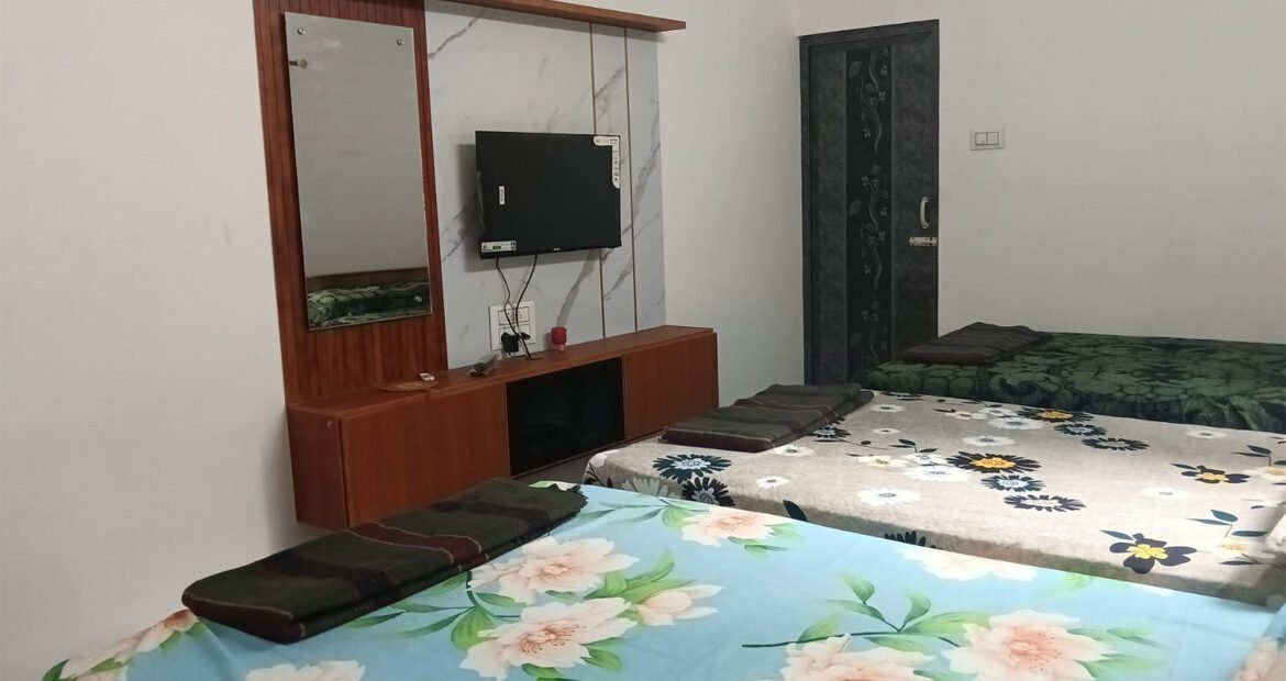 riverview-farmstay-resort-hotel-lodge-pollachi-anaimalai-family-room-10