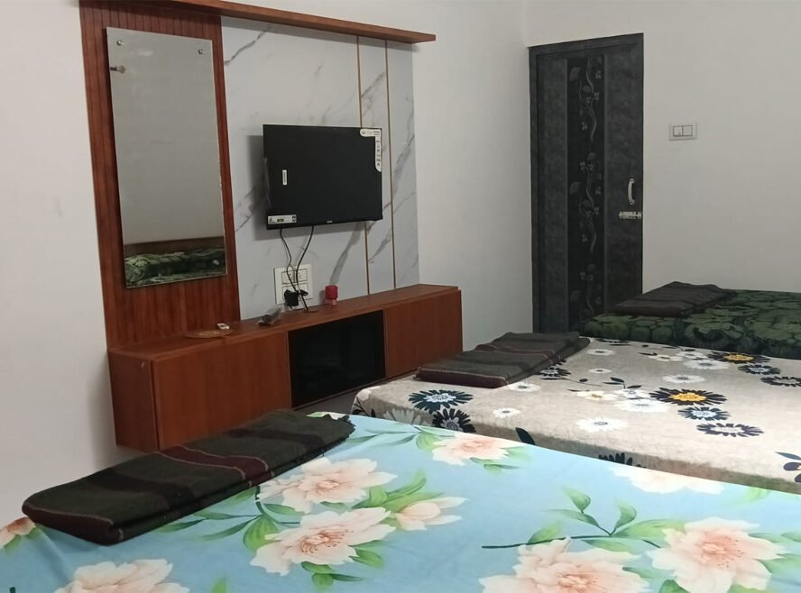 riverview-farmstay-resort-hotel-lodge-pollachi-anaimalai-family-room-10