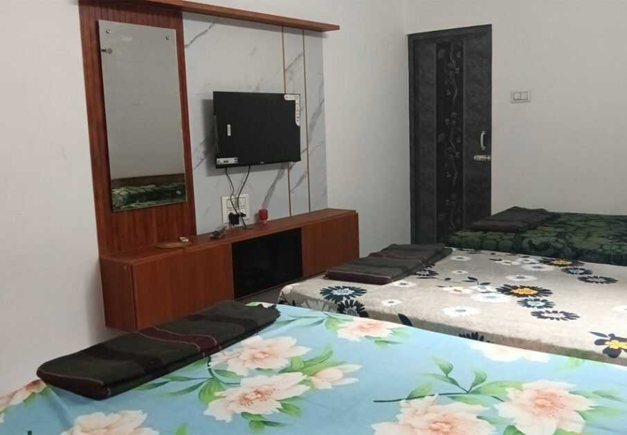 riverview-farmstay-resort-hotel-lodge-pollachi-anaimalai-family-room-10