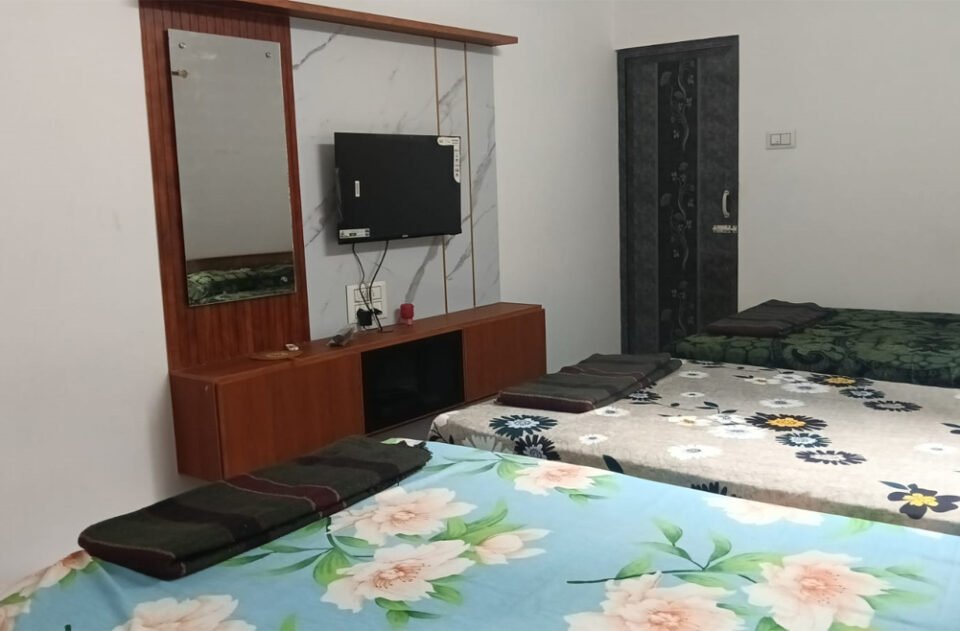 riverview-farmstay-resort-hotel-lodge-pollachi-anaimalai-family-room-10