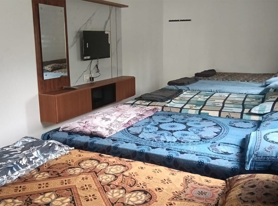 riverview-farmstay-resort-hotel-lodge-pollachi-anaimalai-family-room-11